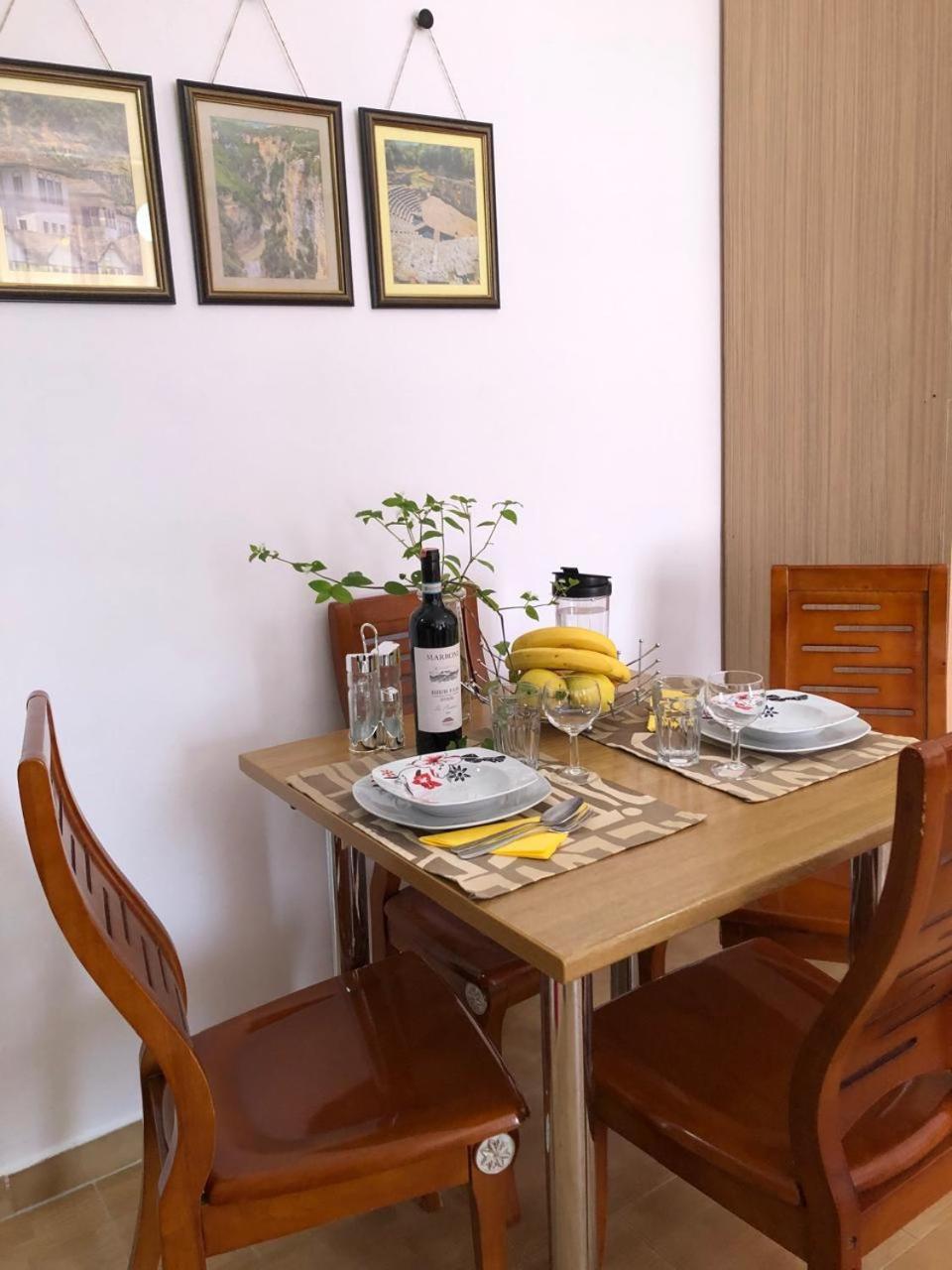 Studio Of Shpresa Vlore Exterior photo